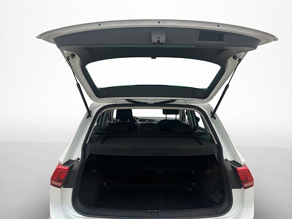 Volkswagen Tiguan 10 of 27