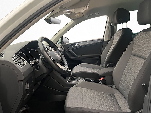 Volkswagen Tiguan 12 of 27