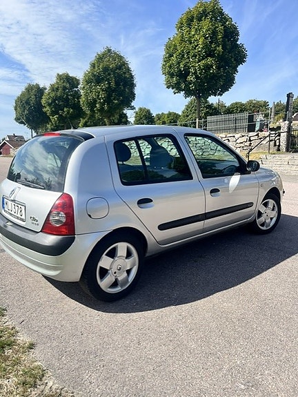 Renault Clio 2 of 7