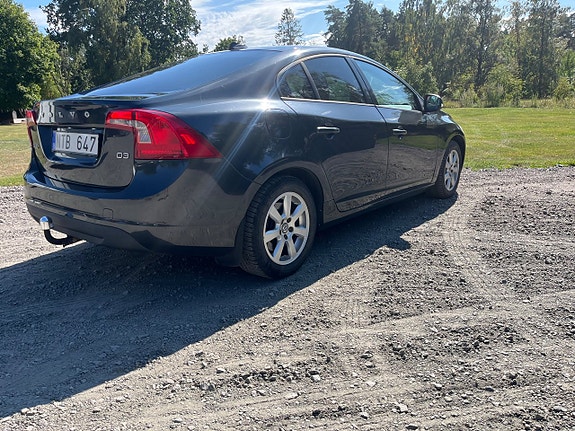 Volvo S60 3 of 5