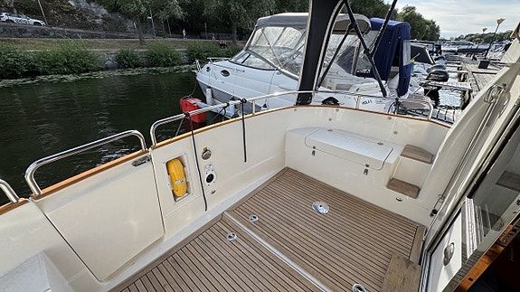 Nimbus 380 Commander / 2x VP D4-260 -2007 2 of 27