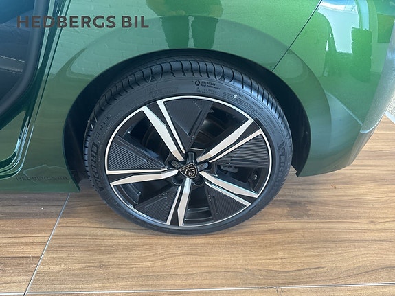 Peugeot 308 12 of 13