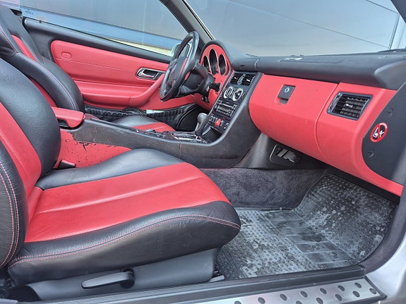 Mercedes-Benz SLK230 7 of 7