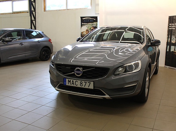 Volvo V60 Cross Country 4 of 20