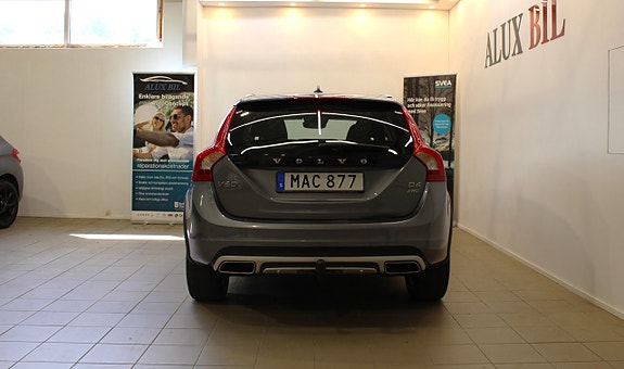 Volvo V60 Cross Country 7 of 20