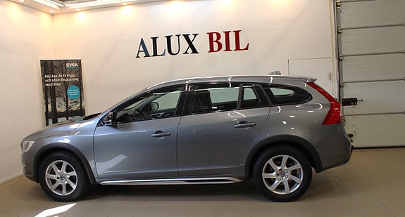 Volvo V60 Cross Country 10 of 20