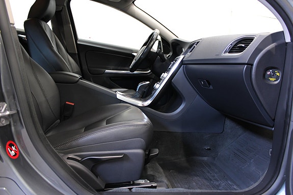 Volvo V60 Cross Country 15 of 20