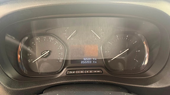 Peugeot Expert 10 of 12
