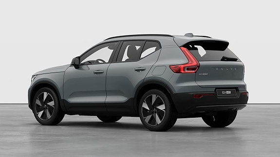 Volvo EX40 3 of 13