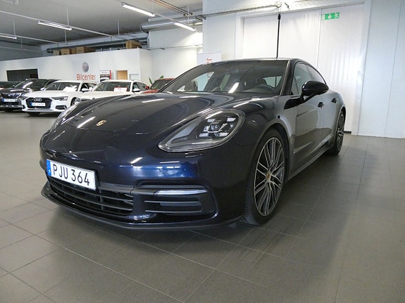 Porsche Panamera 4 8 of 26