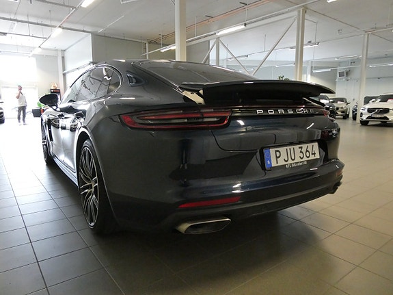 Porsche Panamera 4 7 of 26