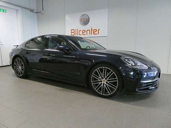 Porsche Panamera 4 3 of 26