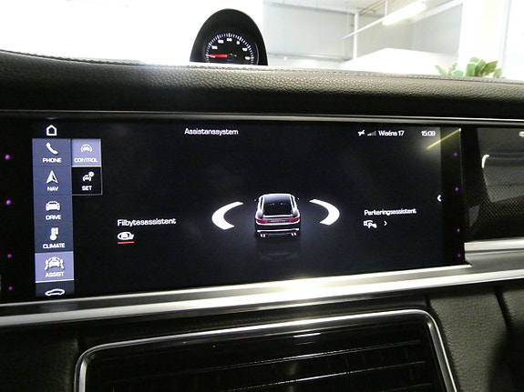 Porsche Panamera 4 21 of 26