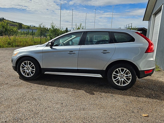Volvo XC60 3 of 9