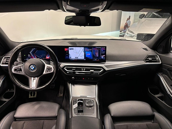 BMW 330e 15 of 27