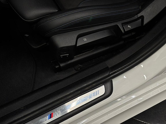 BMW 330e 13 of 27