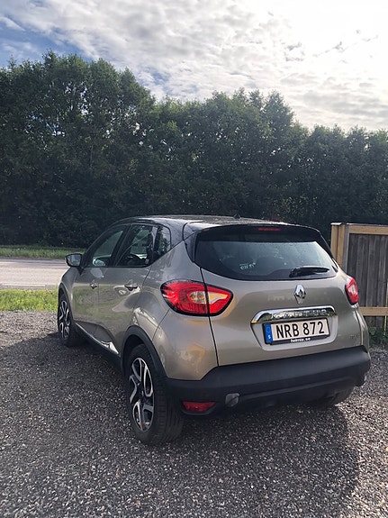 Renault Captur 2 of 4