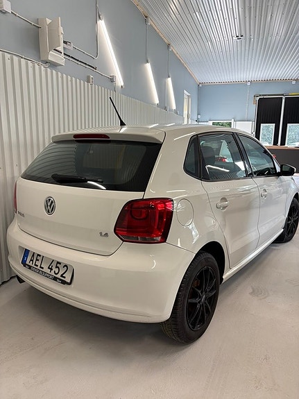 Volkswagen Polo 2 of 4