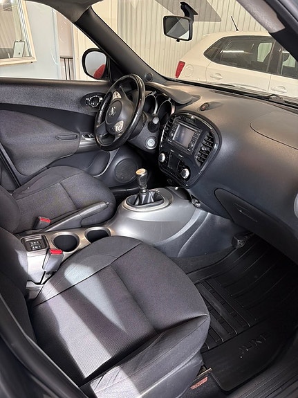 Nissan Juke 2 of 3