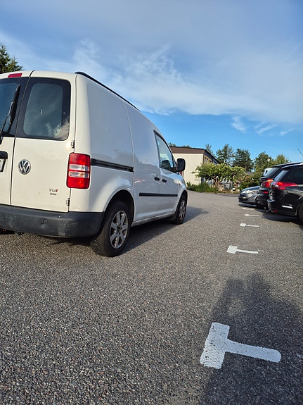Volkswagen Caddy 2 of 9