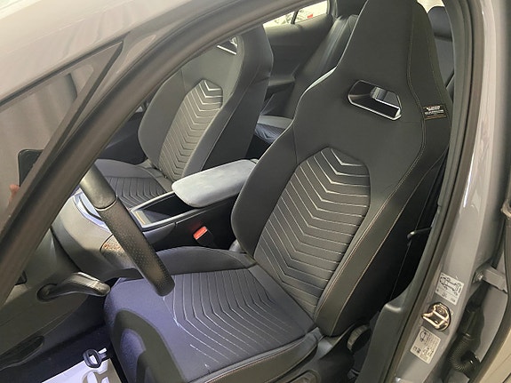 Cupra Born 8 of 18
