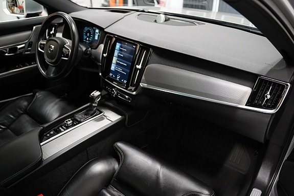 Volvo V90 10 of 29