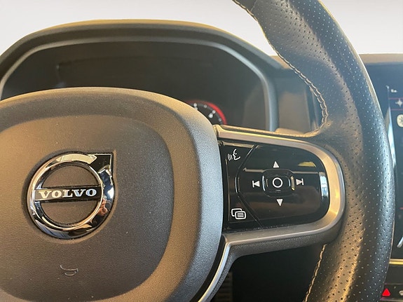Volvo S90 24 of 26