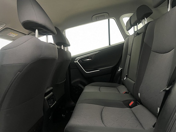 Toyota RAV4 21 of 30
