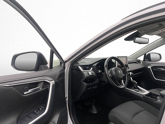 Toyota RAV4 9 of 30