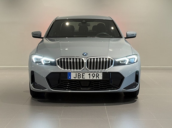 BMW 330e 2 of 18