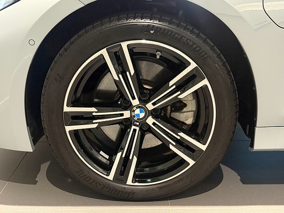 BMW 330e 5 of 18