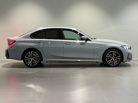 BMW 330e 3 of 18