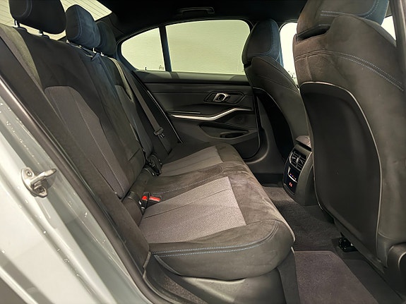 BMW 330e 7 of 18