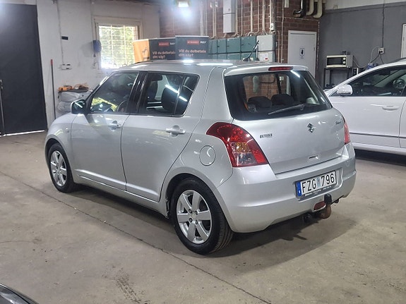Suzuki Swift 4 of 16