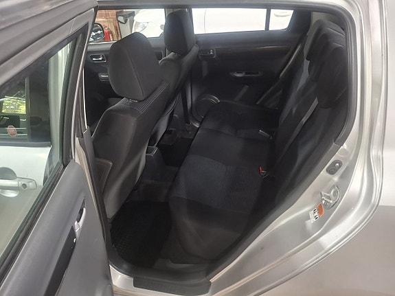 Suzuki Swift 9 of 16
