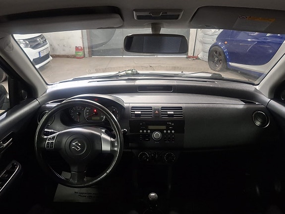 Suzuki Swift 15 of 16