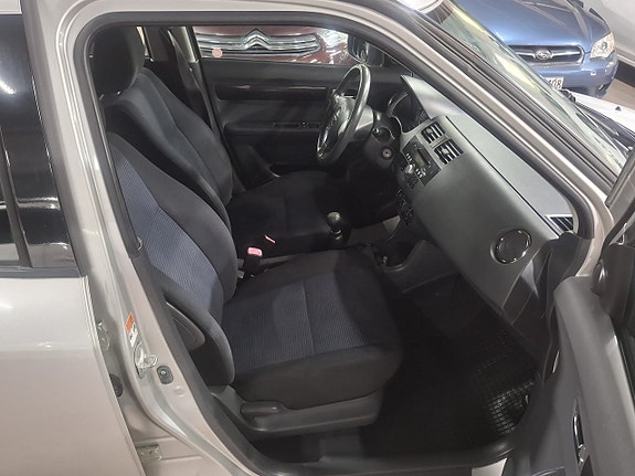 Suzuki Swift 14 of 16