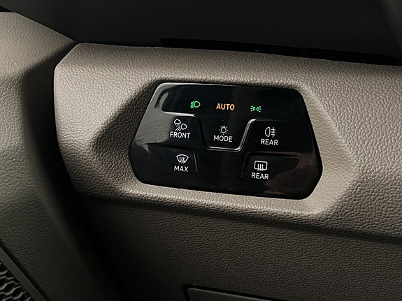 Volkswagen Multivan 13 of 30