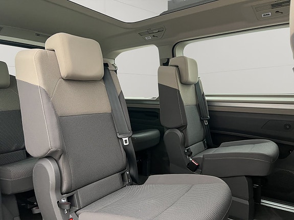 Volkswagen Multivan 30 of 30