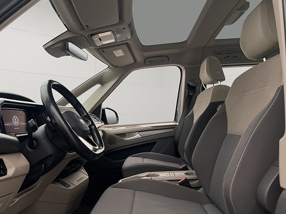 Volkswagen Multivan 27 of 30