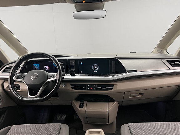 Volkswagen Multivan 14 of 30