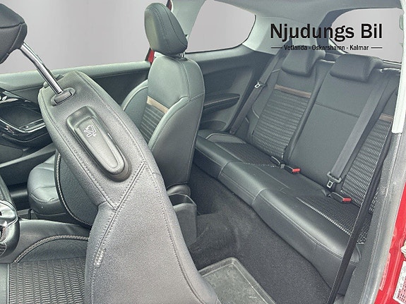 Peugeot 208 10 of 13