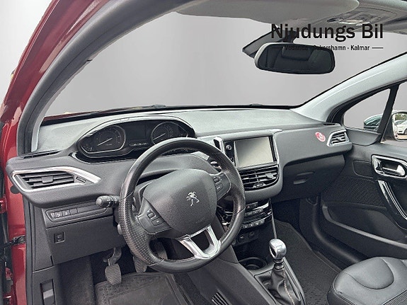 Peugeot 208 11 of 13