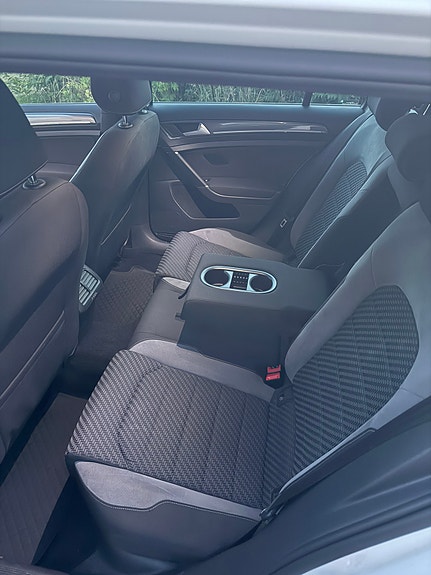 Volkswagen Golf VII 8 of 9