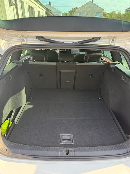 Volkswagen Golf VII 9 of 9