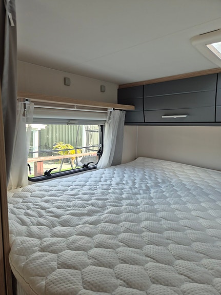 Sunlight A70 +AC bodel 17 of 19