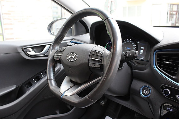 Hyundai IONIQ 26 of 30