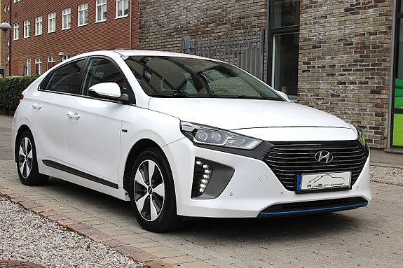 Hyundai IONIQ 6 of 30