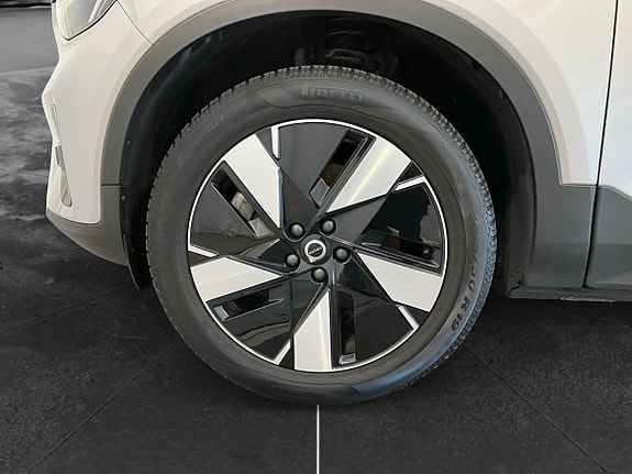 Volvo XC40 7 of 15
