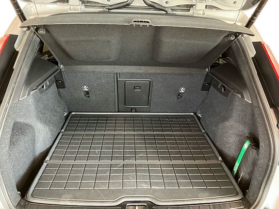 Volvo XC40 13 of 15